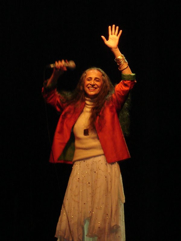 Show de abertura na FLIP 2006 – Maria Bethânia