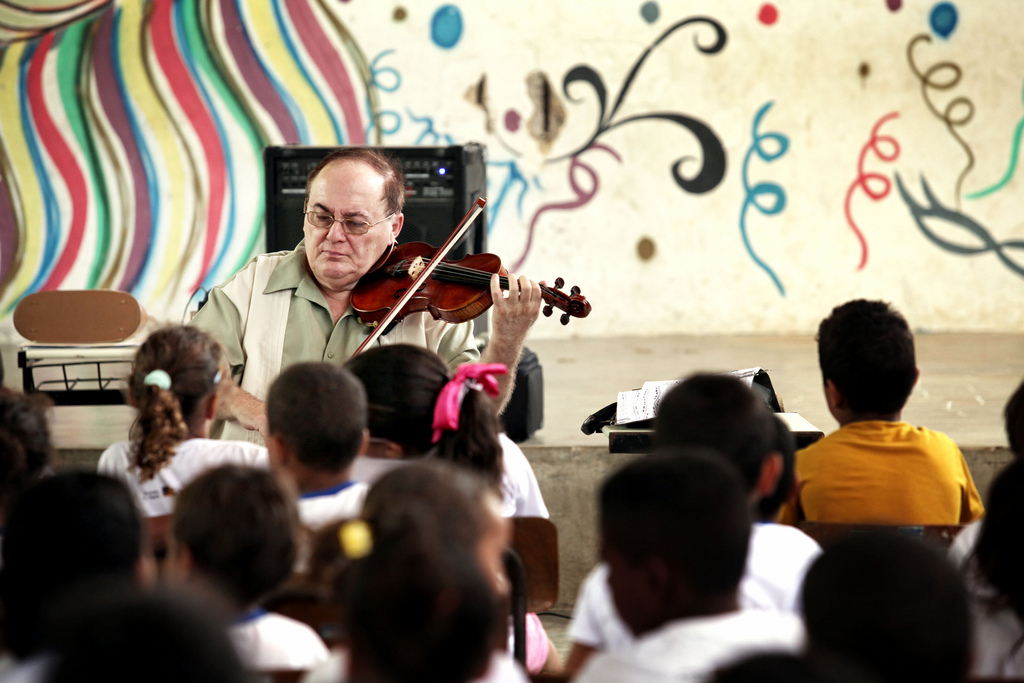 MIMO para iniciantes 2011. Aula com violino